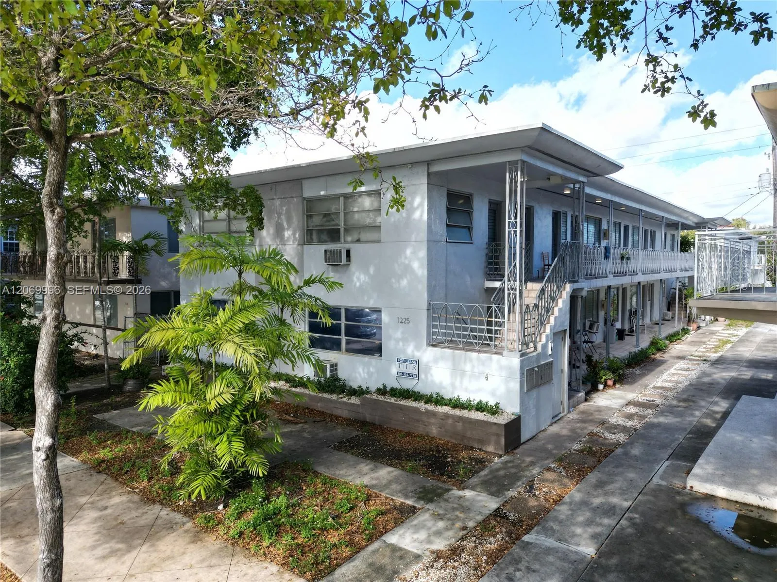 Foto de propiedad en 1225 Normandy Drive 8, Miami Beach, FL 33141 Miami Beach con MLS# 
