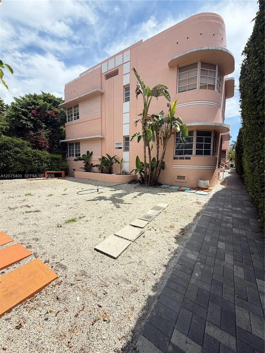 Foto de propiedad en 1227 Euclid Avenue 7, Miami Beach, FL 33139 Miami Beach con MLS# 
