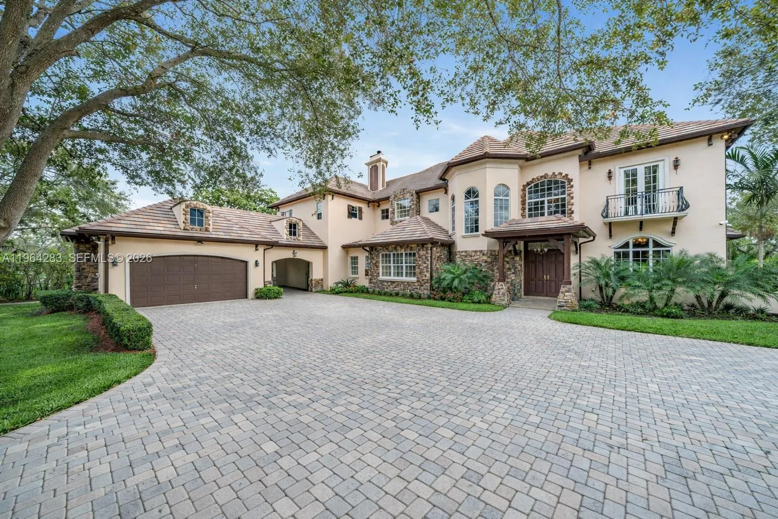Foto de propiedad en 12270 SW 45th Street, Miami, FL 33175 Miami con MLS# 