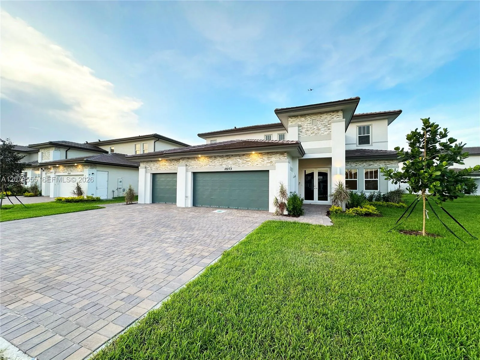 Foto de propiedad en 12273 SW 44th Street, Davie, FL 33330 Davie con MLS# 