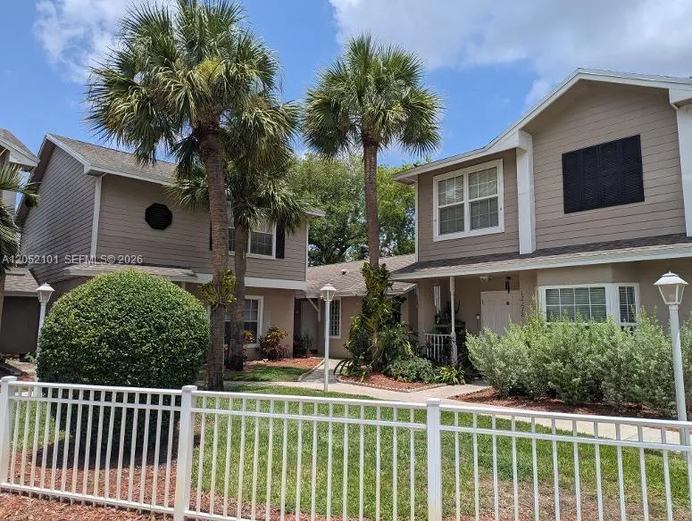 Foto de propiedad en 12276 NW 36th Place, Sunrise, FL 33323 Sunrise con MLS# 