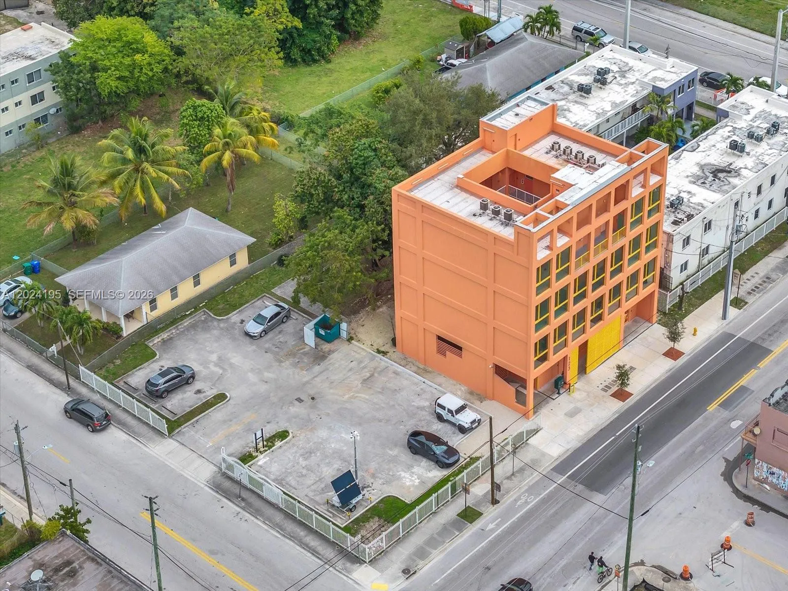 Foto de propiedad en 123 NW 14th Street 201, Miami, FL 33136 Miami con MLS# 