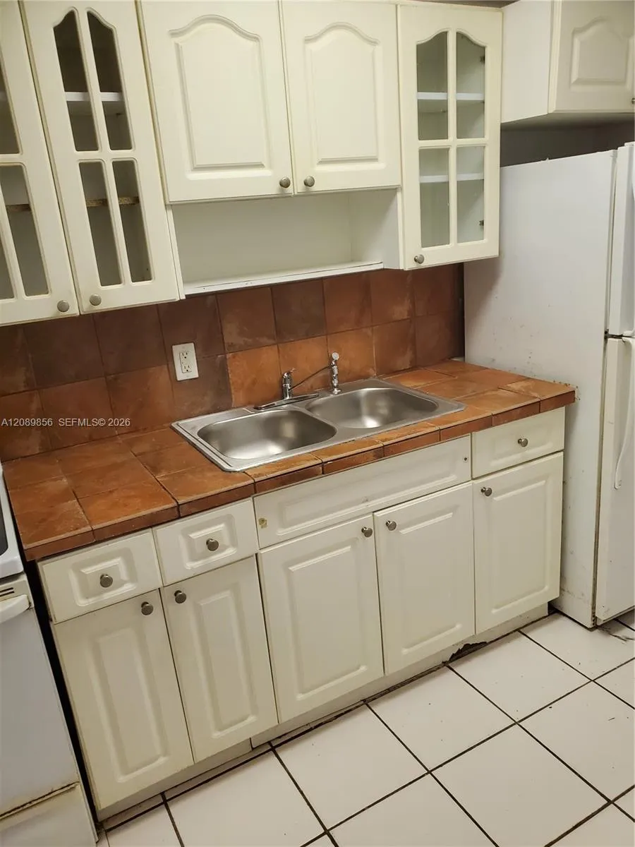 En Venta 1230 NE 139th Street 202, North Miami, FL 33161, North Miami, FL 33161