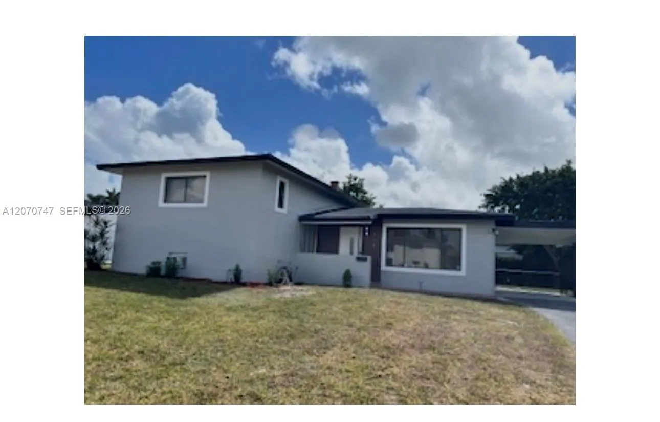 En Venta 1230 NE 200th Terrace, Miami, FL 33179, Miami, FL 33179