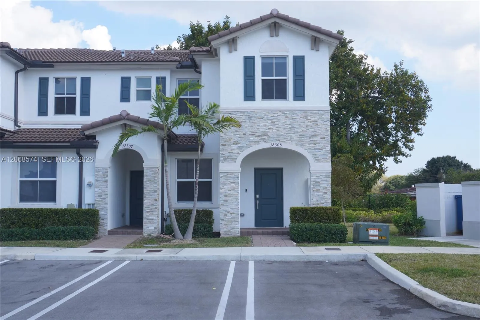 Foto de propiedad en 12305 NW 23 Court, Miami, FL 33167 Miami con MLS# 