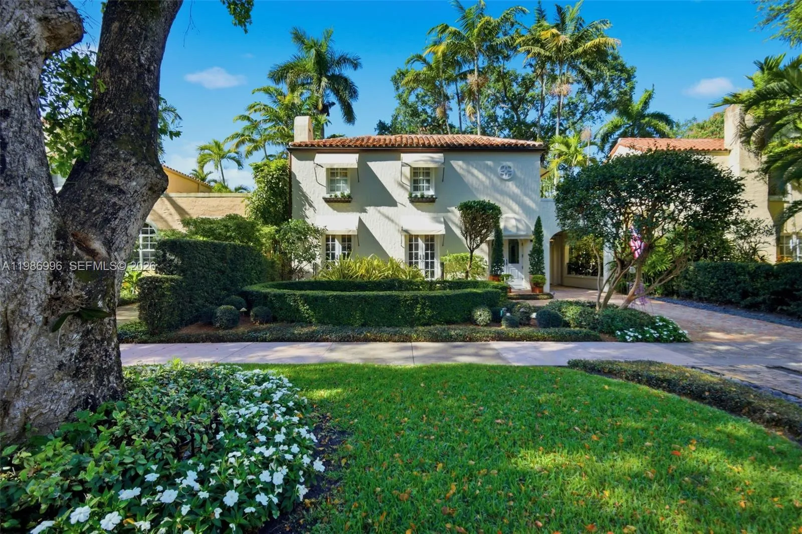Foto de propiedad en 1231 Catalonia Avenue, Coral Gables, FL 33134 Coral Gables con MLS# 