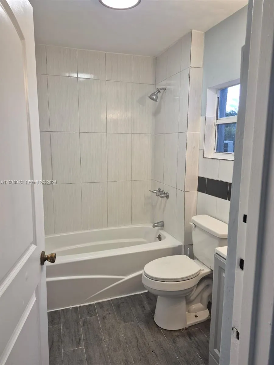 En Renta 1231 NW 101st Street 2, Miami, FL 33147, Miami, FL 33147