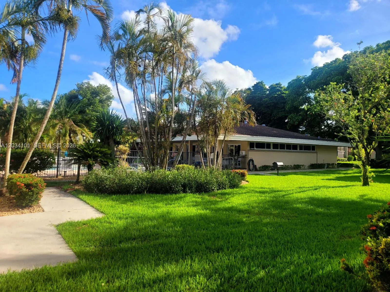Alquilada 1231 NW 13th Street 464F, Boca Raton, FL 33486, Boca Raton, FL 33486