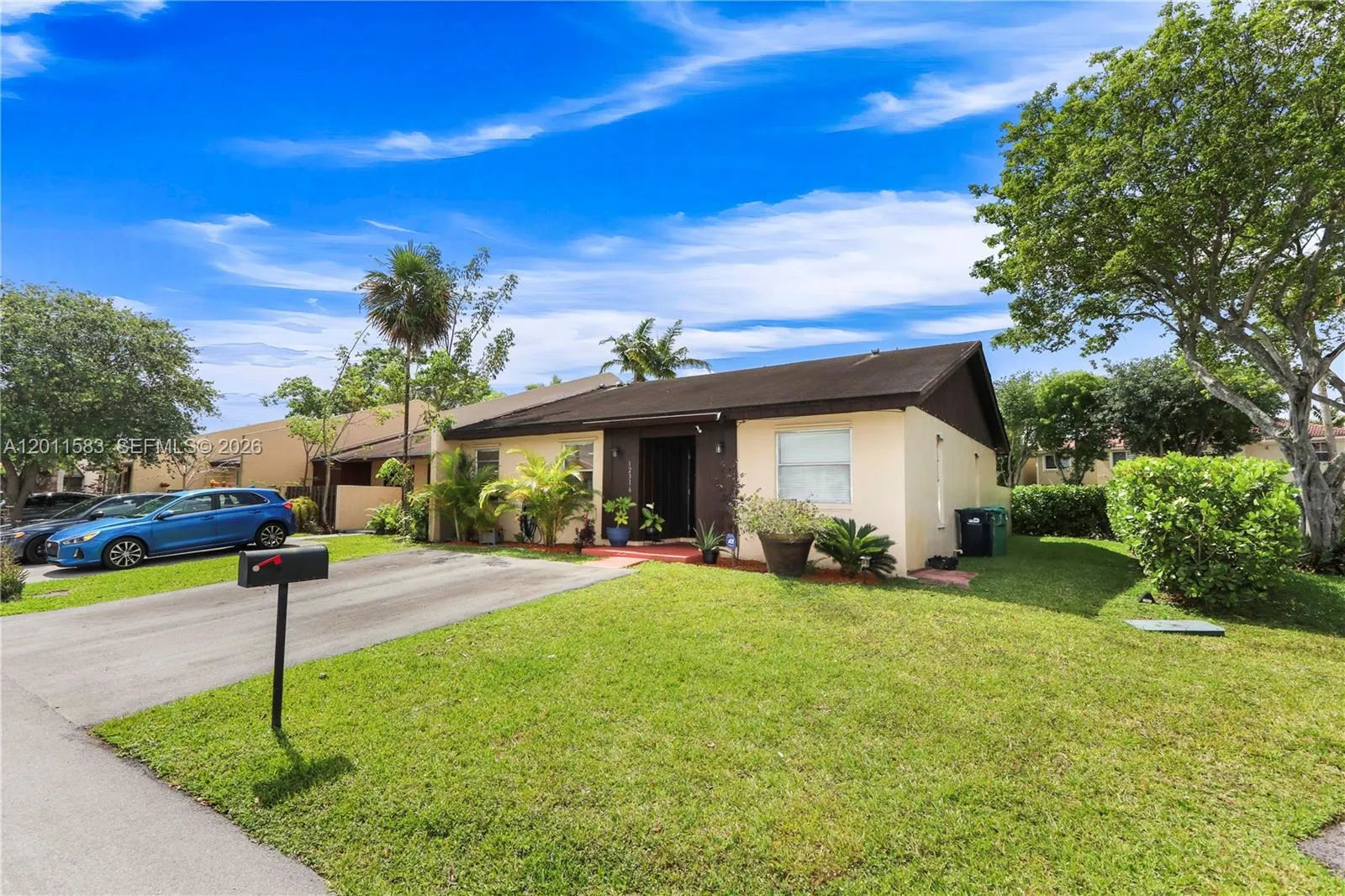 Foto de propiedad en 12316 SW 119th Lane, Miami, FL 33186 Miami con MLS# 