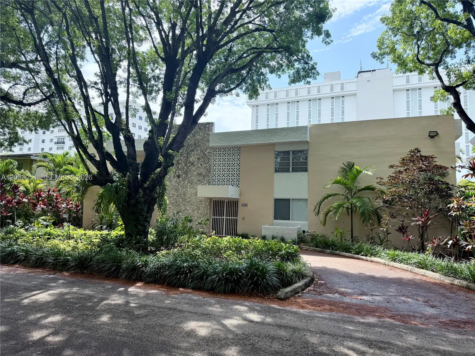 En Renta 1235 Mariposa Avenue 7, Coral Gables, FL 33146, Coral Gables, FL 33146