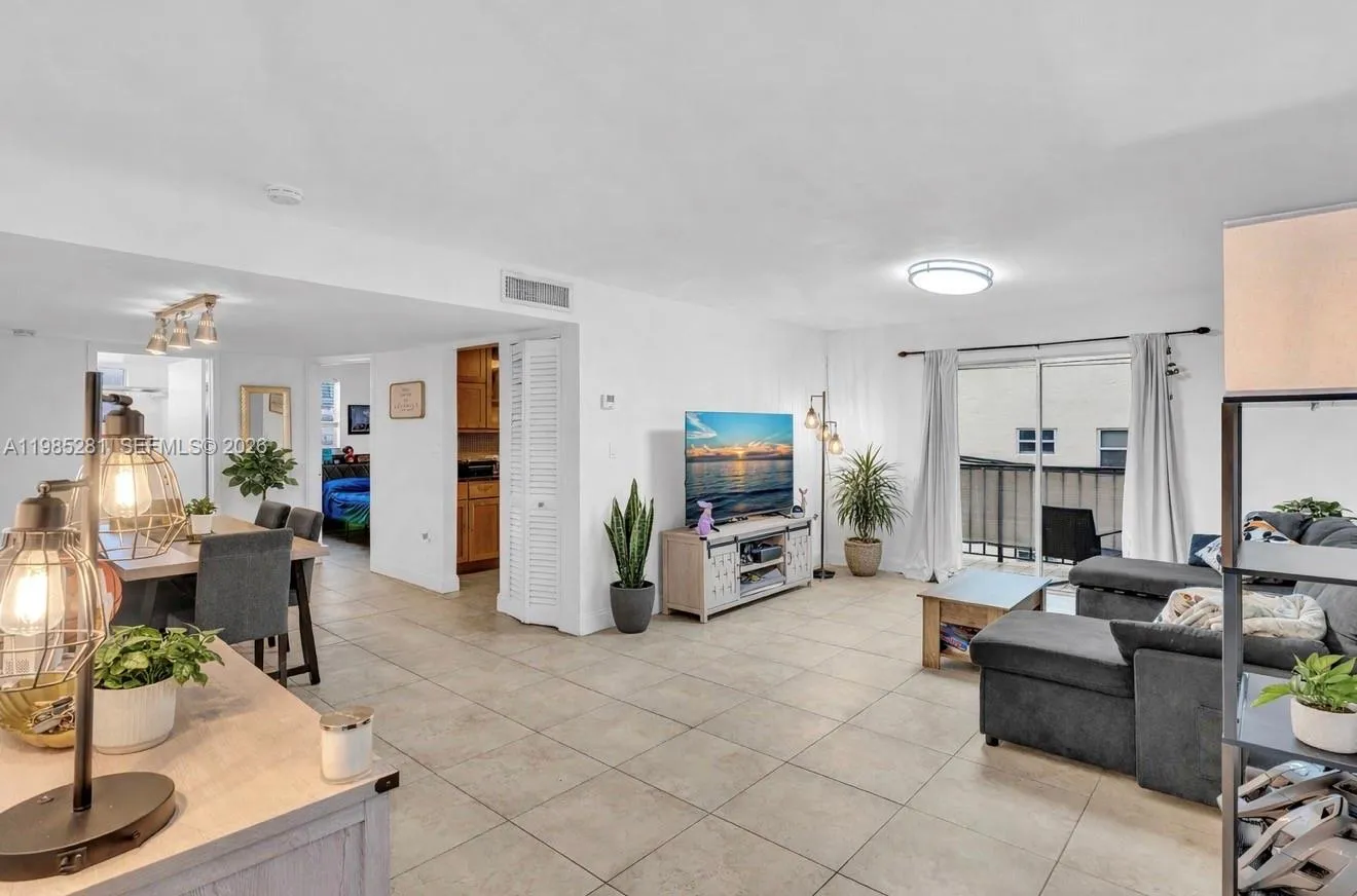Foto de propiedad en 1236 Alton Road 304, Miami Beach, FL 33139 Miami Beach con MLS# 