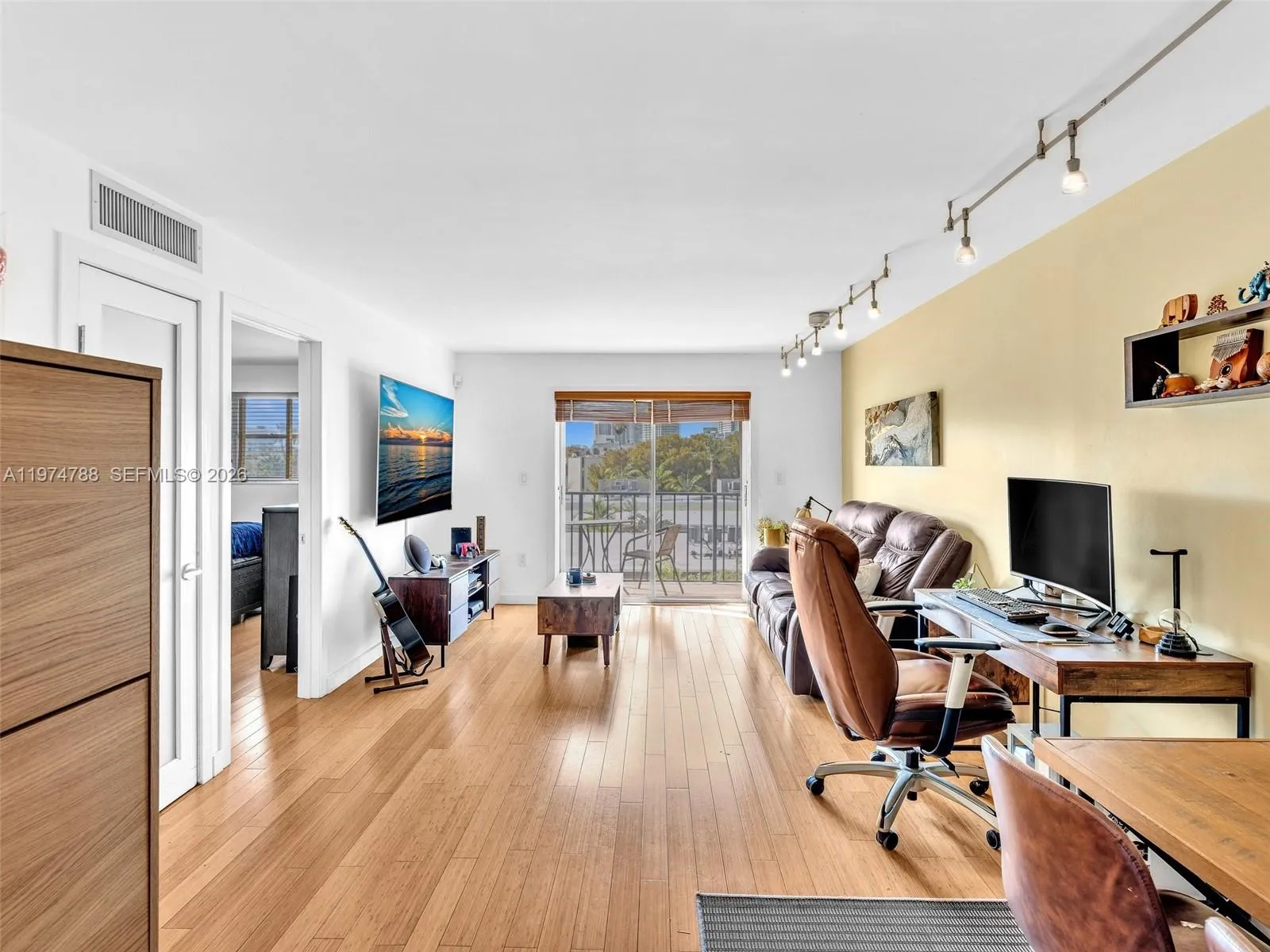 Foto de propiedad en 1236 Alton Road 402, Miami Beach, FL 33139 Miami Beach con MLS# 