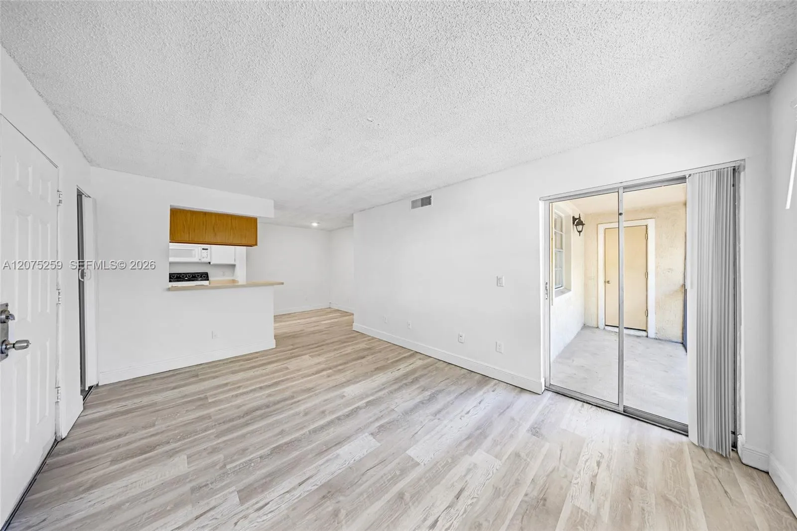 Foto de propiedad en 1237 SW 46th Avenue 806, Pompano Beach, FL 33069 Pompano Beach con MLS# 