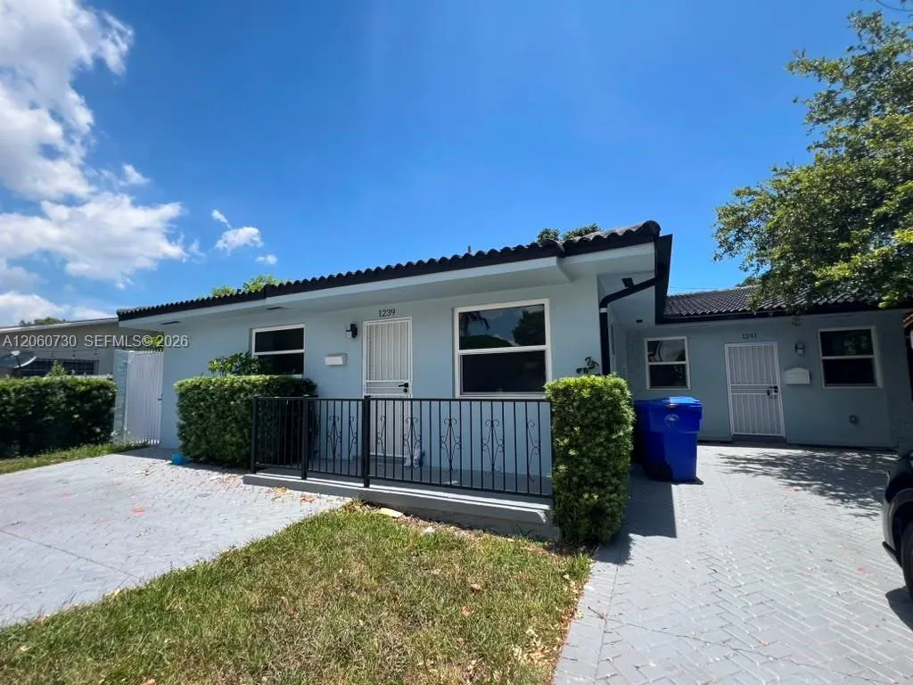 Foto de propiedad en 1239 SW 22nd Avenue 1241, Miami, FL 33135 Miami con MLS# 
