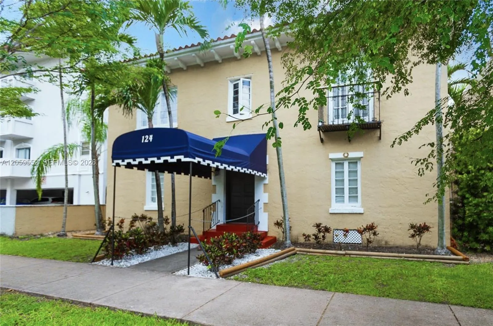 Foto de propiedad en 124 Mendoza Avenue 3, Coral Gables, FL 33134 Coral Gables con MLS# 