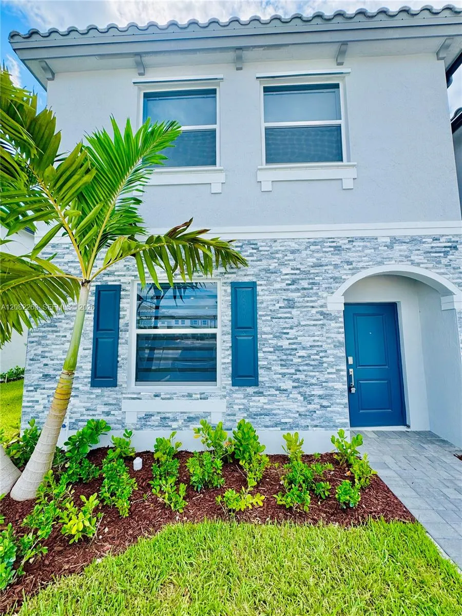 Foto de propiedad en 124 SE 10th Court 124, Homestead, FL 33034 Homestead con MLS# 