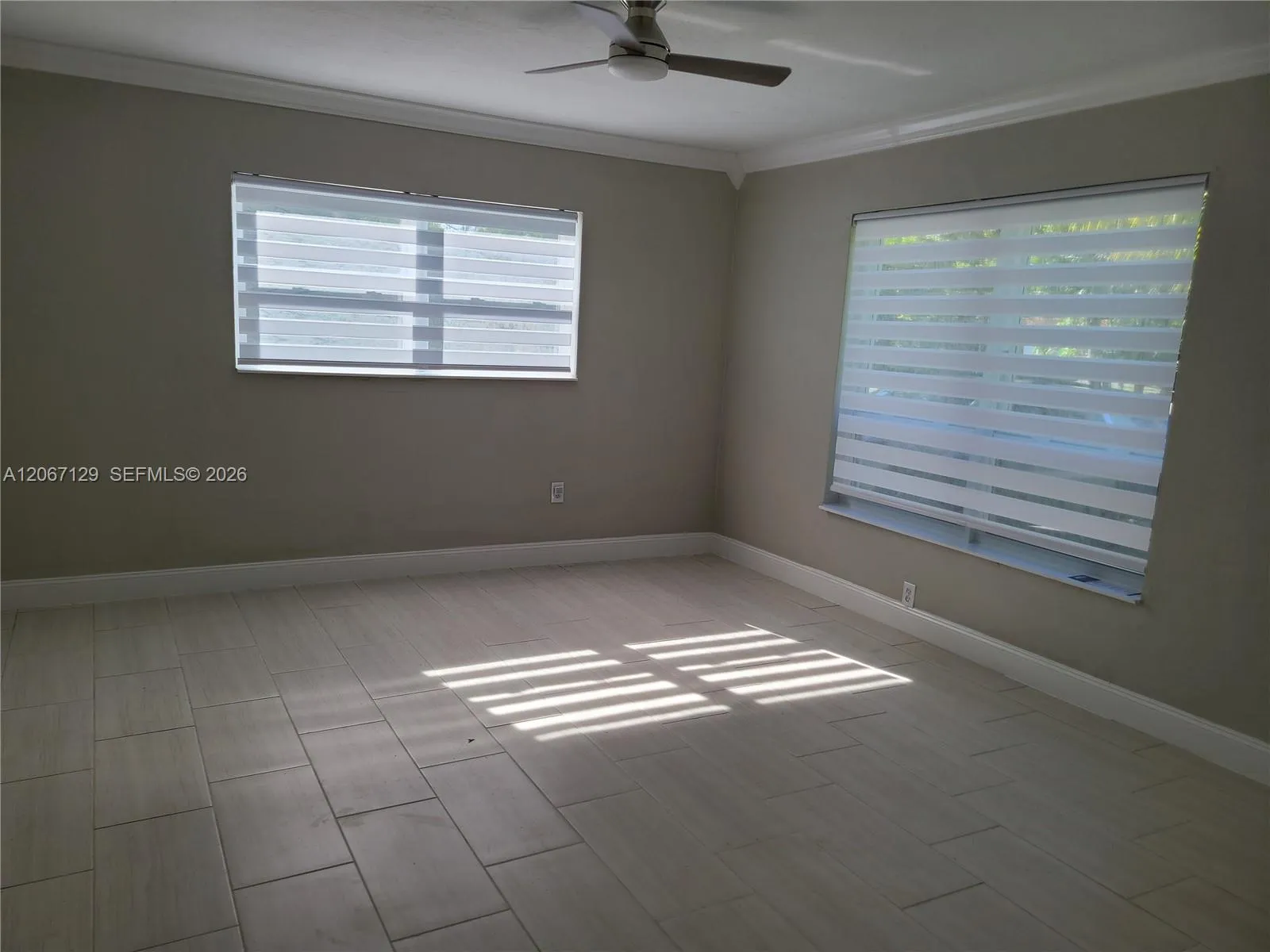 Foto de propiedad en 1240 NE 207th Terrace, Miami, FL 33179 Miami con MLS# 
