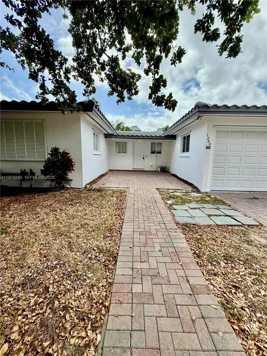Foto de propiedad en 1240 NE 83rd Street 1240, Miami, FL 33138 Miami con MLS# 