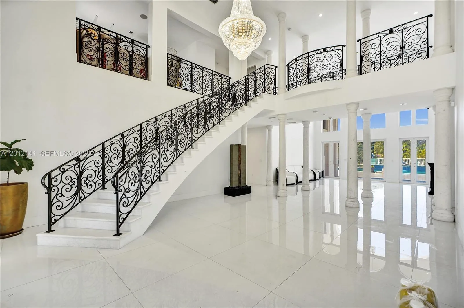 Foto de propiedad en 12401 SW 45th Street, Miami, FL 33175 Miami con MLS# 