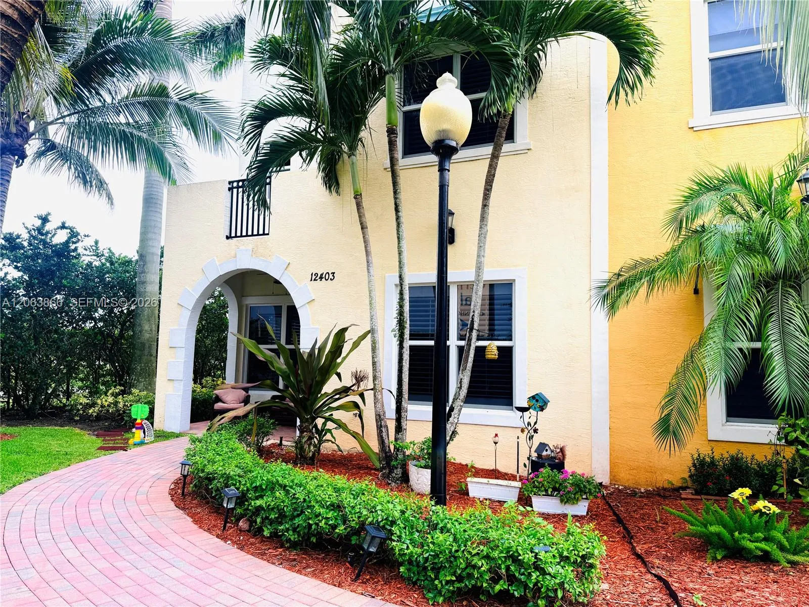 Foto de propiedad en 12403 NW 18th Court 12403, Pembroke Pines, FL 33028 Pembroke Pines con MLS# 
