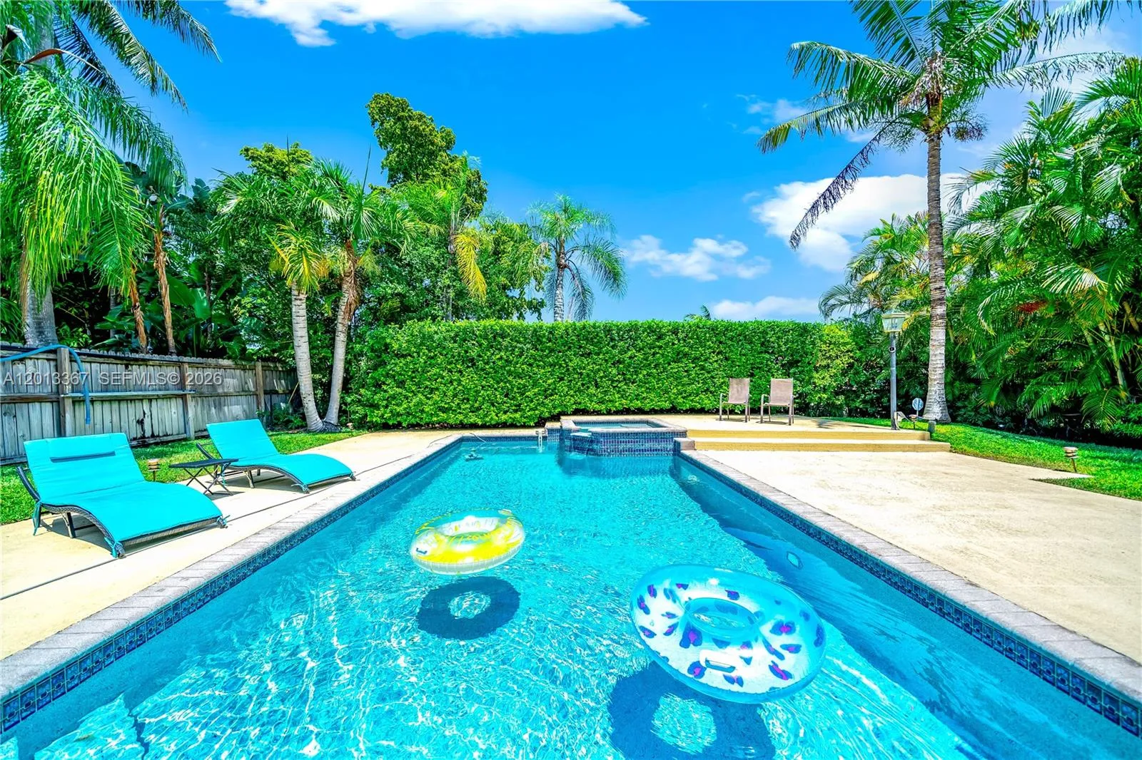 Foto de propiedad en 1241 S 13th Avenue, Hollywood, FL 33019 Hollywood con MLS# 