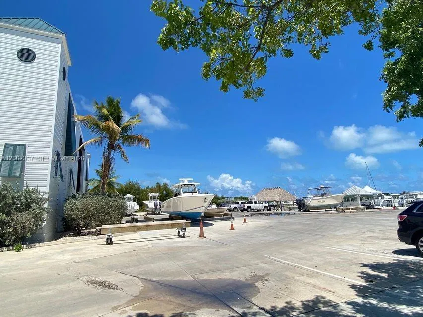 Foto de propiedad en 12411 Overseas Highway, Marathon, FL 33050 Marathon con MLS# 