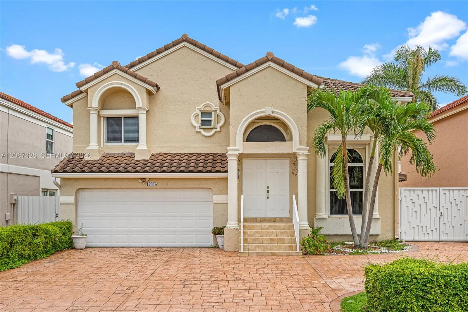 Foto de propiedad en 12415 NW 7th Street, Miami, FL 33182 Miami con MLS# 