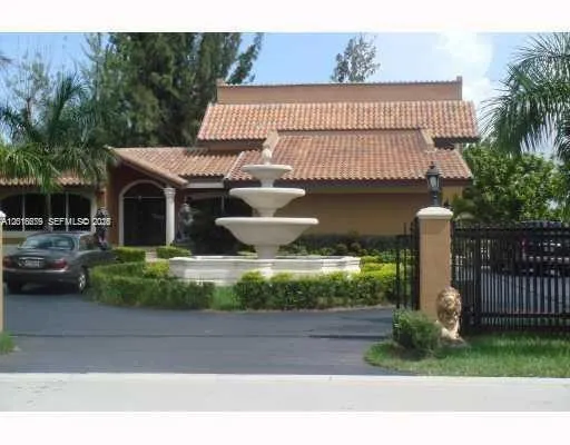 Foto de propiedad en 12425 SW 43rd Street, Miami, FL 33175 Miami con MLS# 