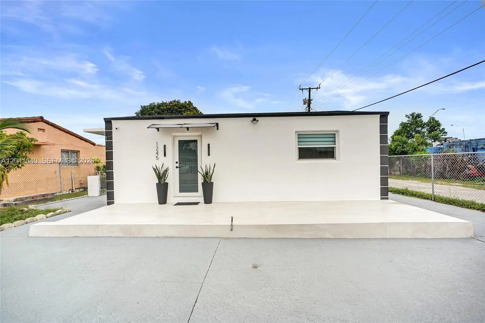 Foto de propiedad en 1245 Vermont Street, Opa-Locka, FL 33054 Opa-Locka con MLS# 