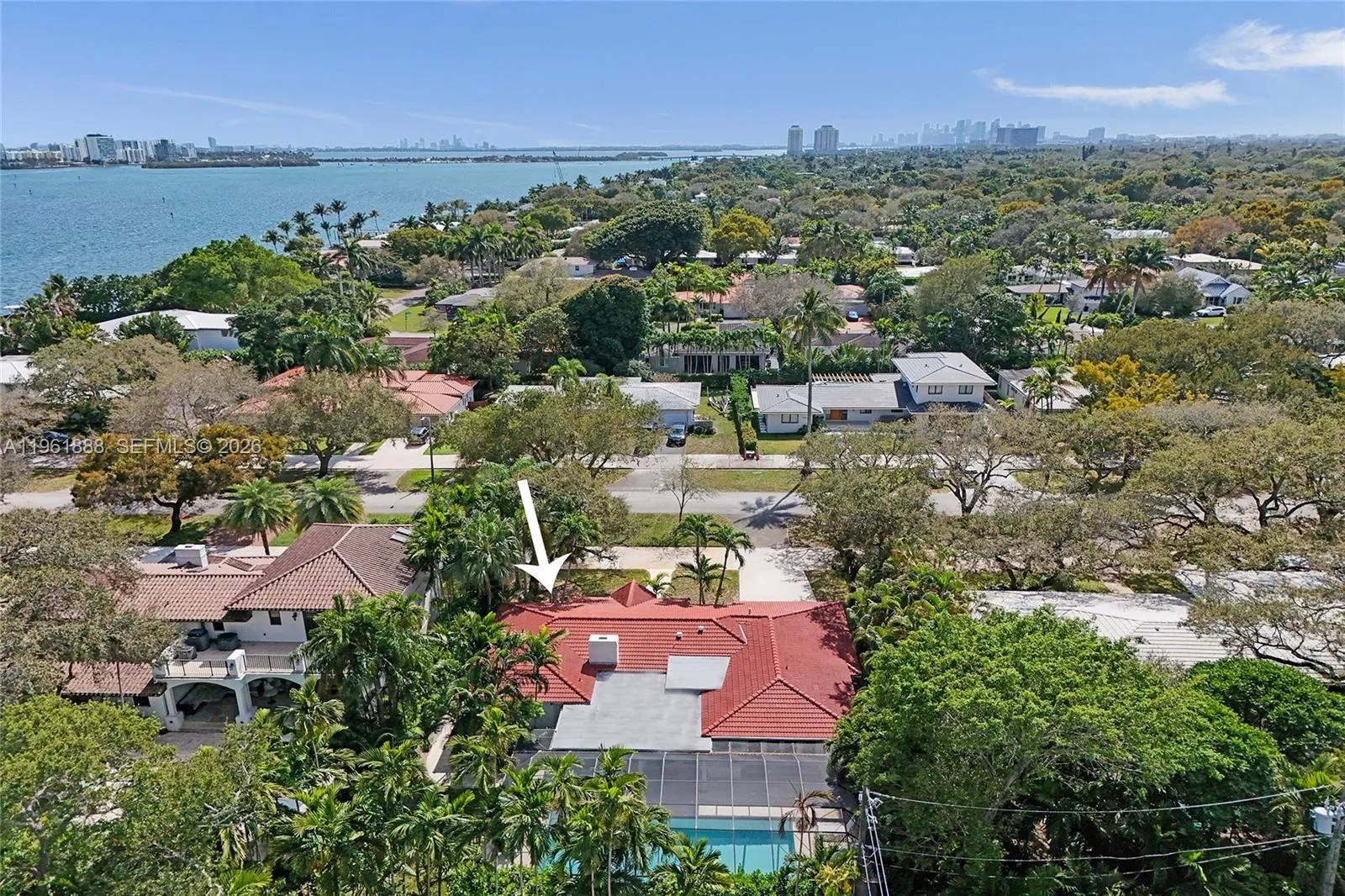 Foto de propiedad en 1247 NE 101st Street, Miami Shores, FL 33138 Miami Shores con MLS# 