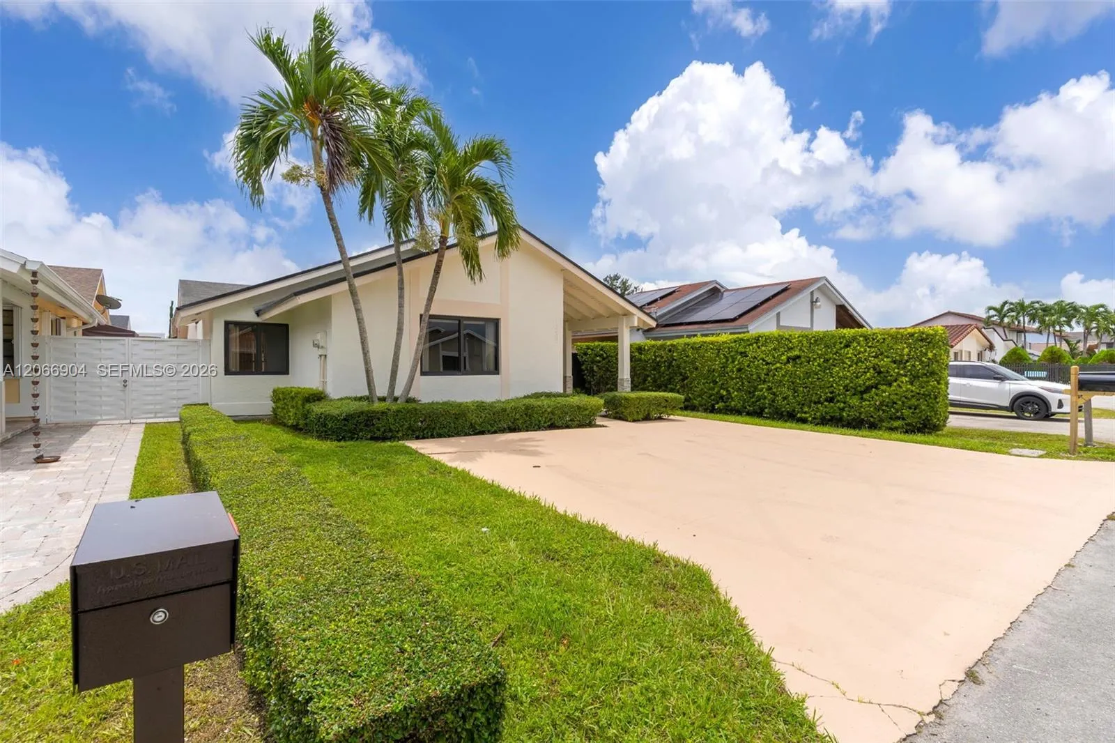 En Venta 12480 SW 9th Street, Miami, FL 33184, Miami, FL 33184