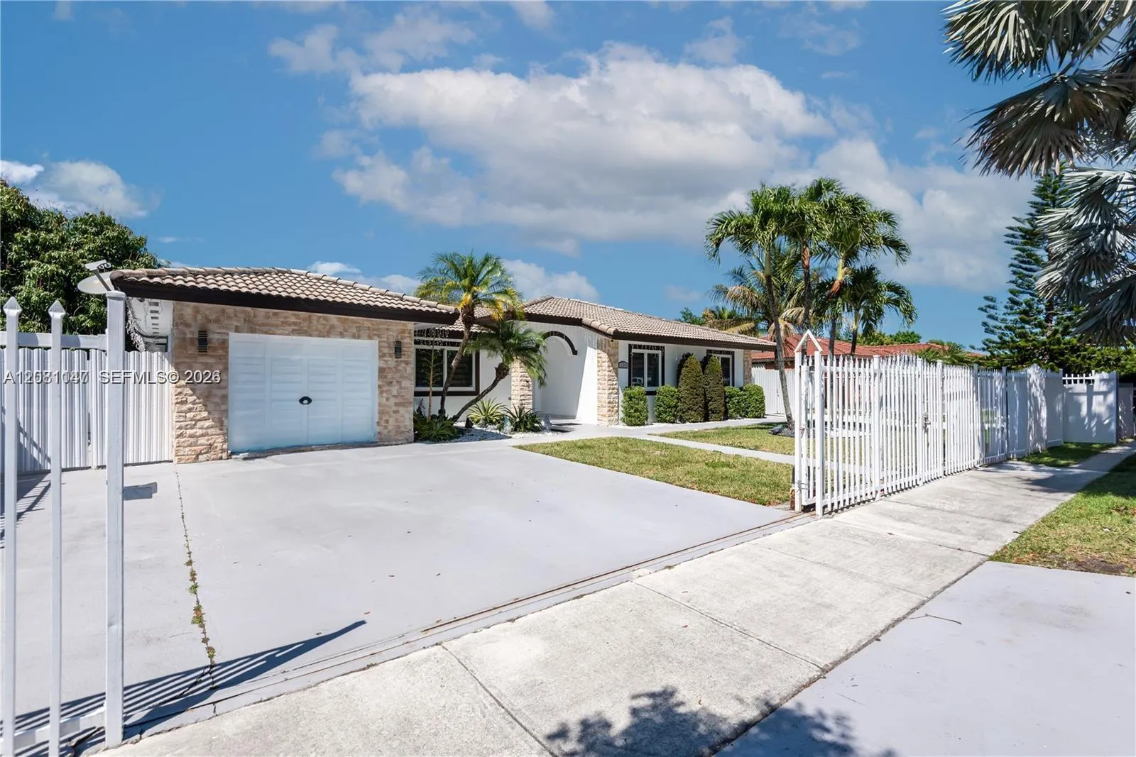 En Venta 12485 SW 220th Street, Miami, FL 33170, Miami, FL 33170