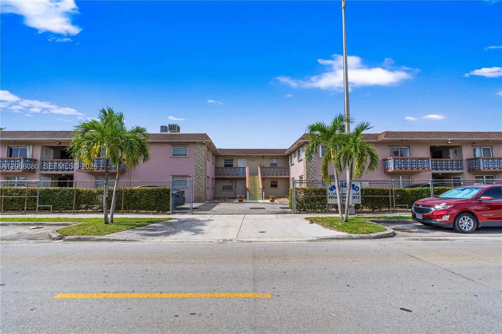 En Venta 1250 W 26th Place 108, Hialeah, FL 33010, Hialeah, FL 33010