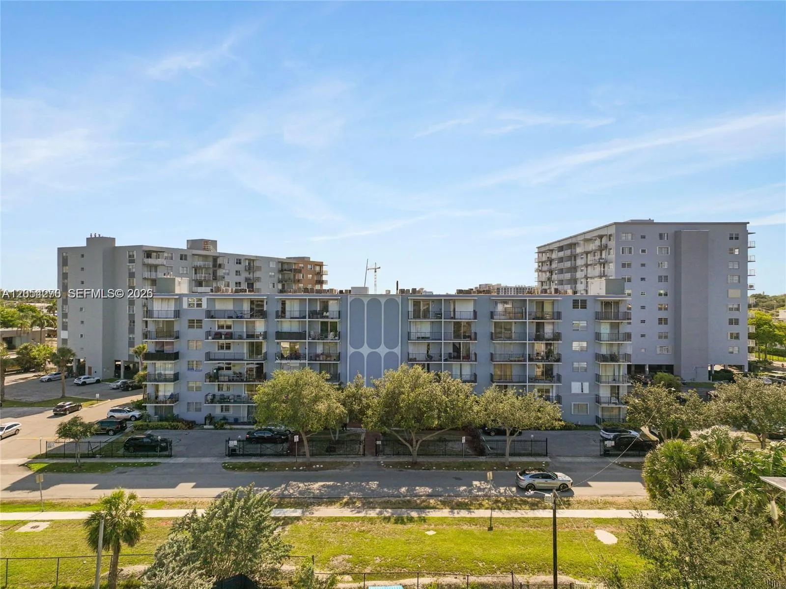 Foto de propiedad en 12500 NE 15th Avenue 402, North Miami, FL 33161 North Miami con MLS# 