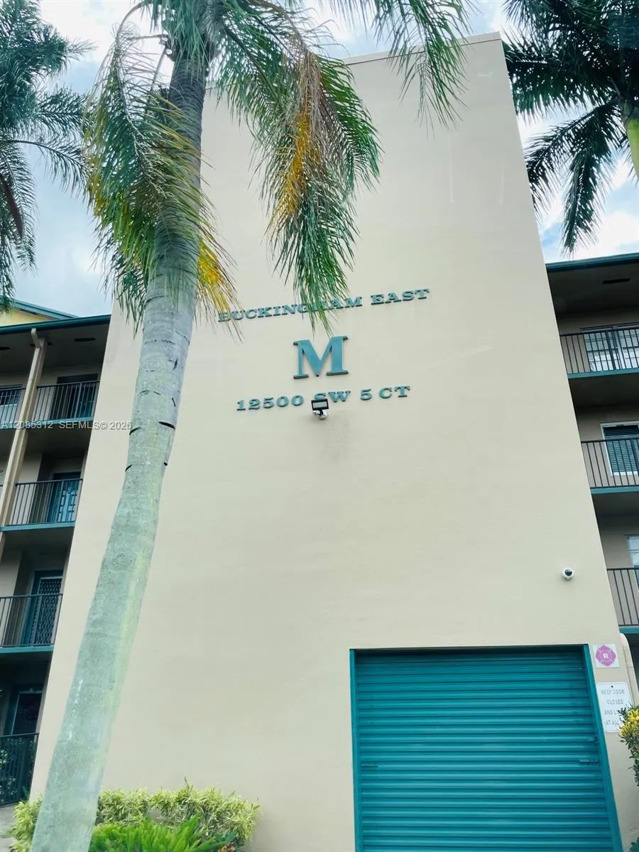 En Renta 12500 SW 5th Court 103M, Pembroke Pines, FL 33027, Pembroke Pines, FL 33027