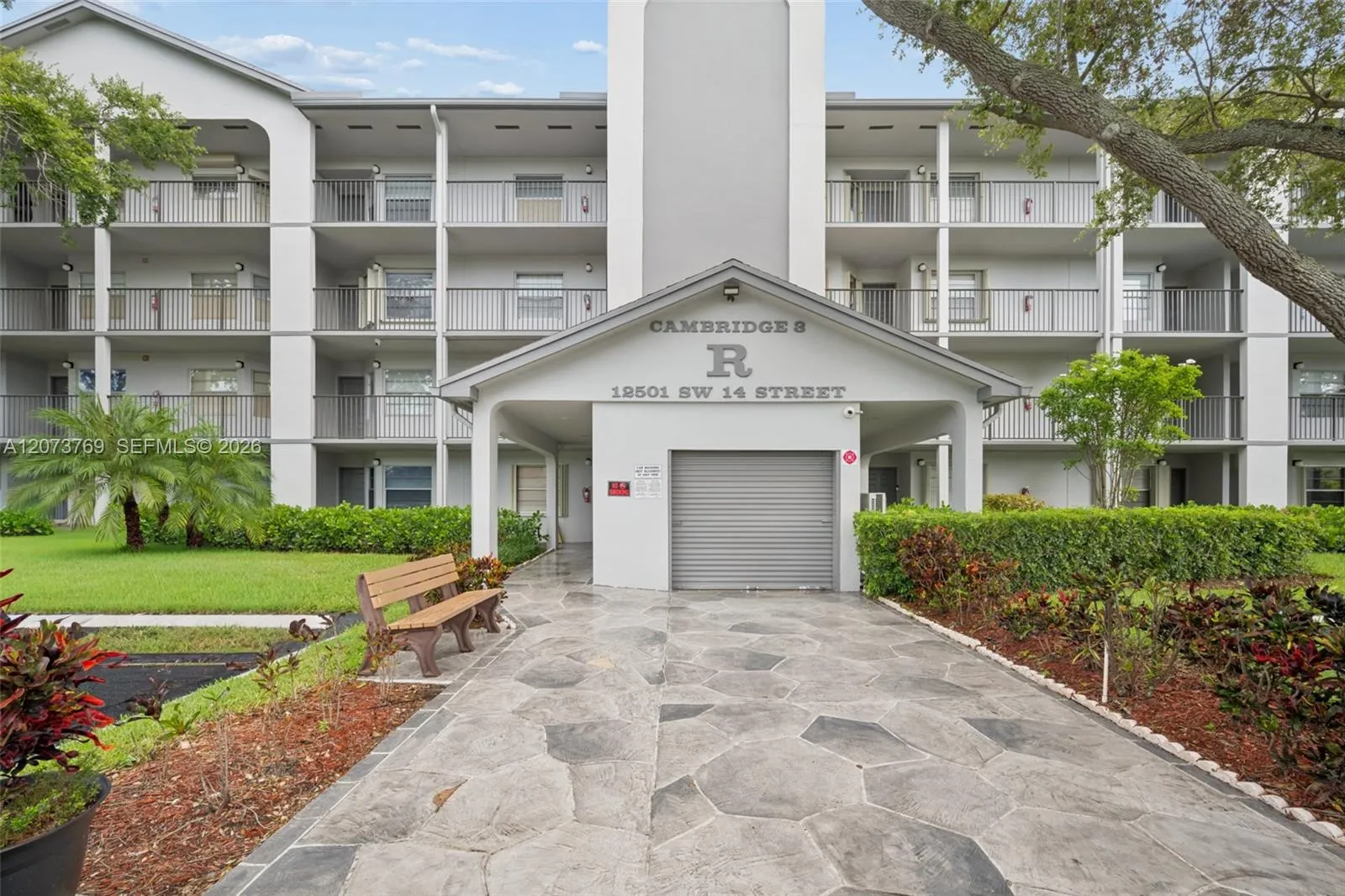 En Venta 12501 SW 14th Street 401R, Pembroke Pines, FL 33027, Pembroke Pines, FL 33027