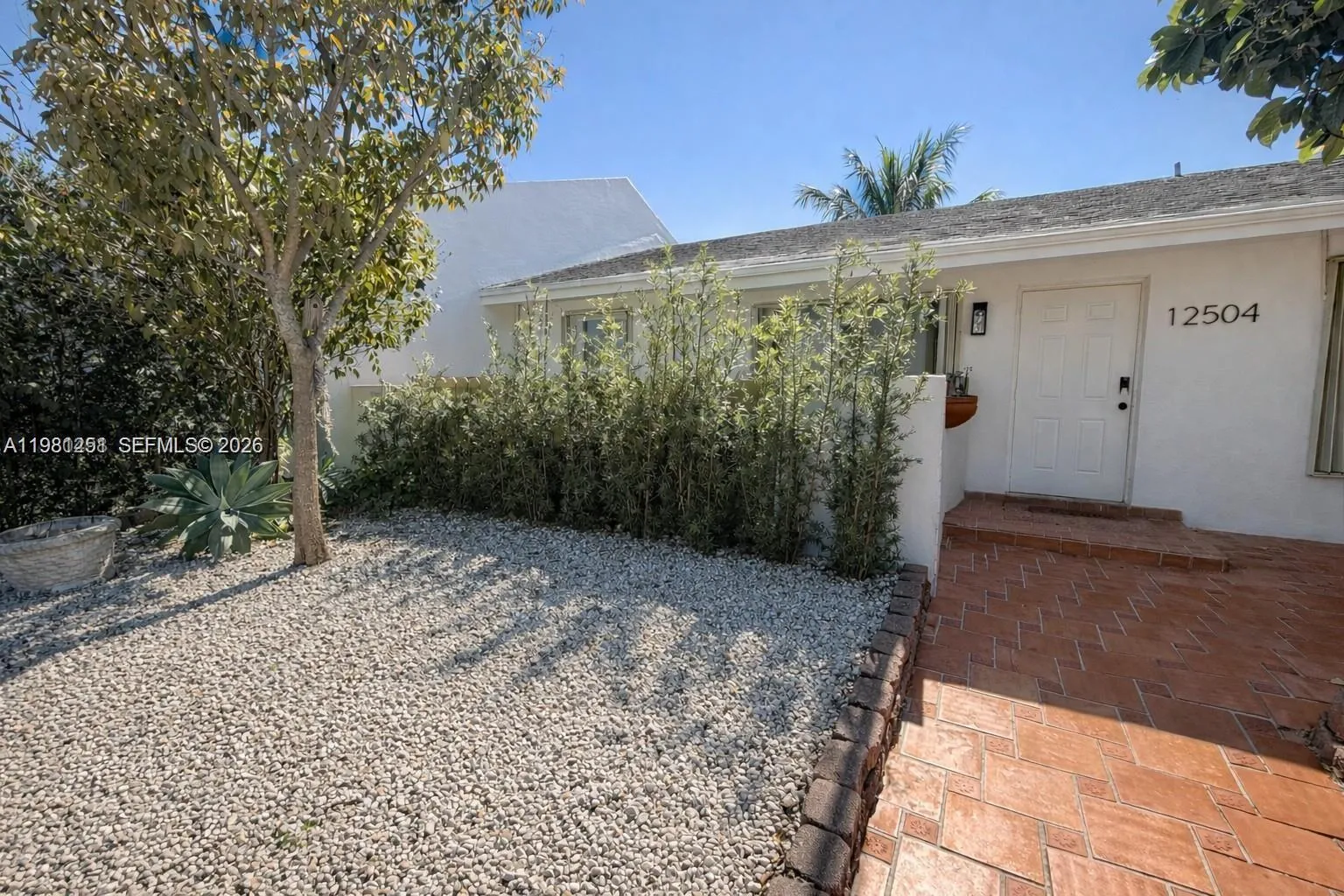 Foto de propiedad en 12504 SW 112th Terrace, Miami, FL 33186 Miami con MLS# 
