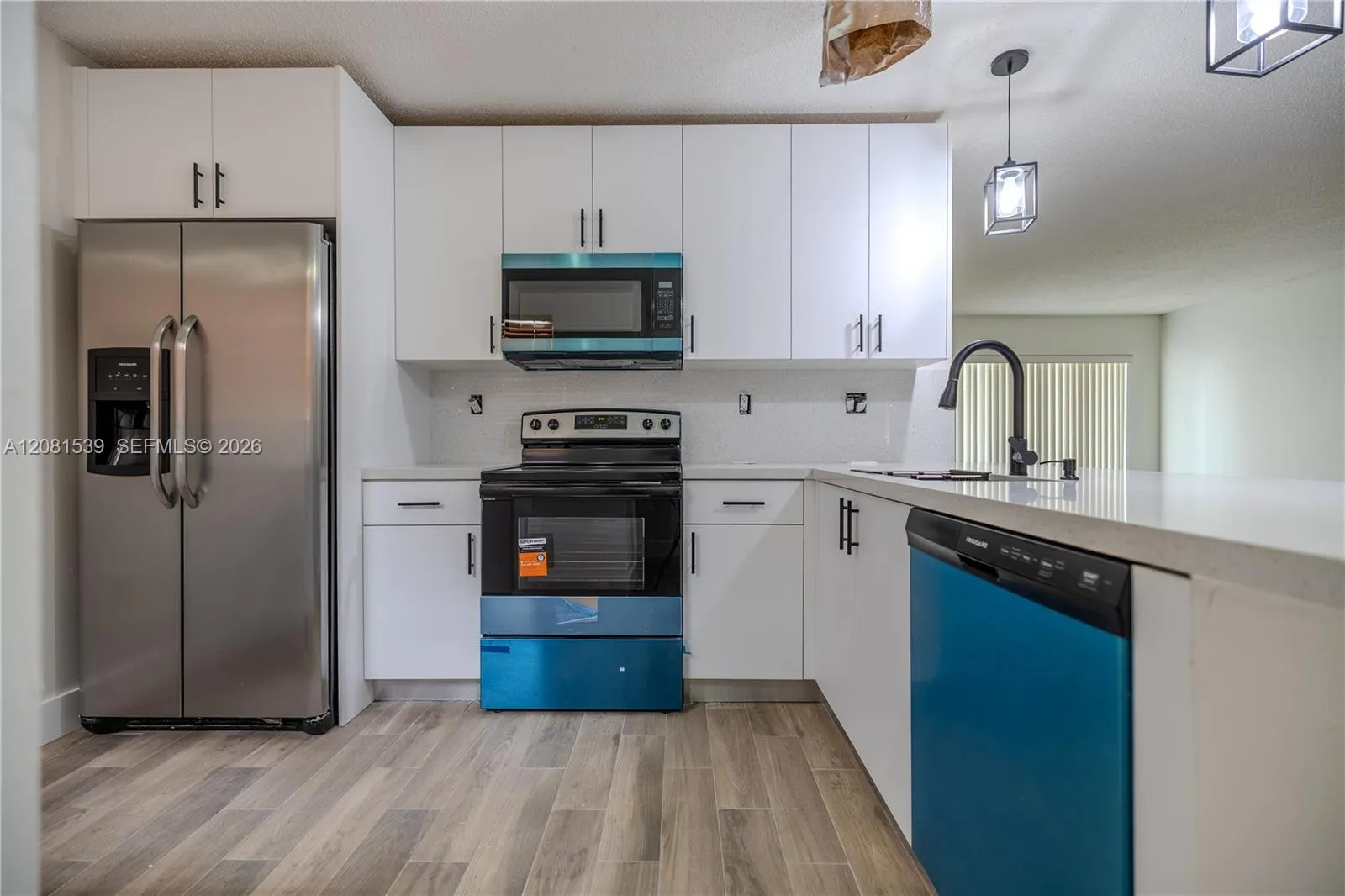 Foto de propiedad en 12527 NW 11th Lane 204, Miami, FL 33182 Miami con MLS# 