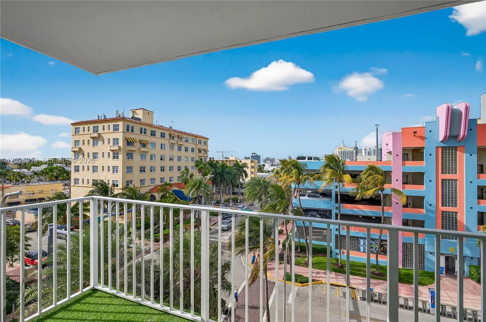 Foto de propiedad en 1255 Collins Avenue 504, Miami Beach, FL 33139 Miami Beach con MLS# 