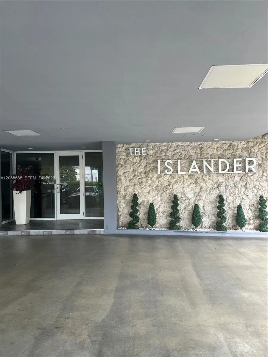 Foto de propiedad en 1255 Collins Avenue 705, Miami Beach, FL 33139 Miami Beach con MLS# 