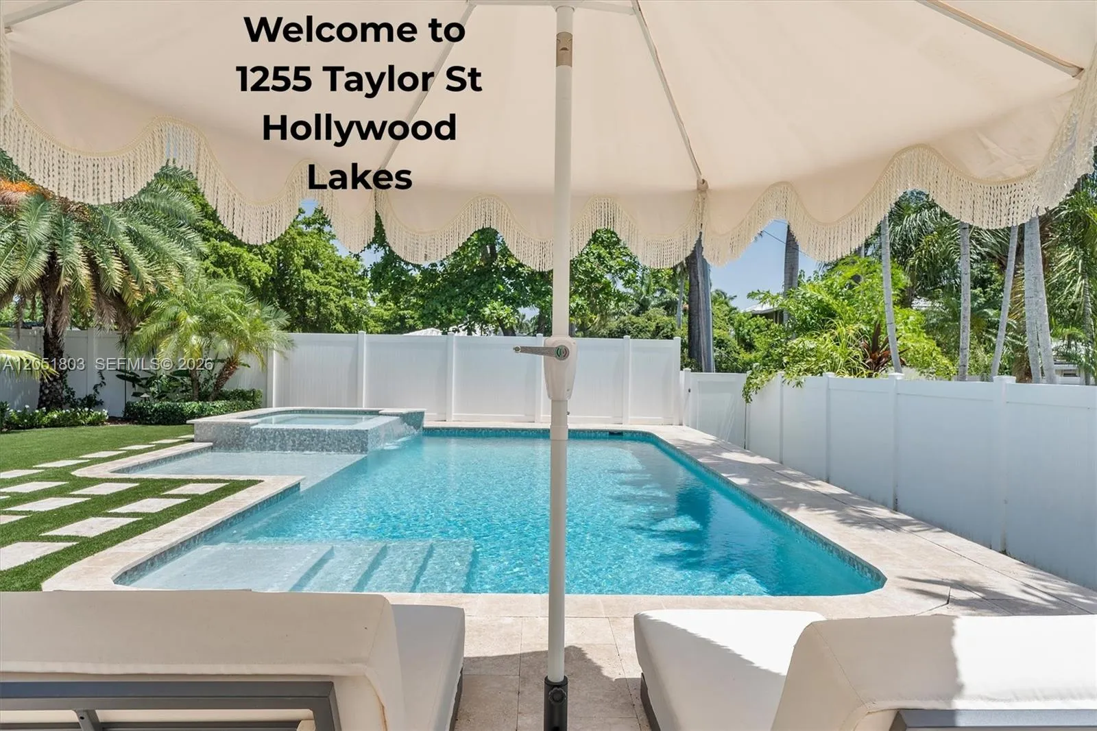 Foto de propiedad en 1255 Taylor Street, Hollywood, FL 33019 Hollywood con MLS# 