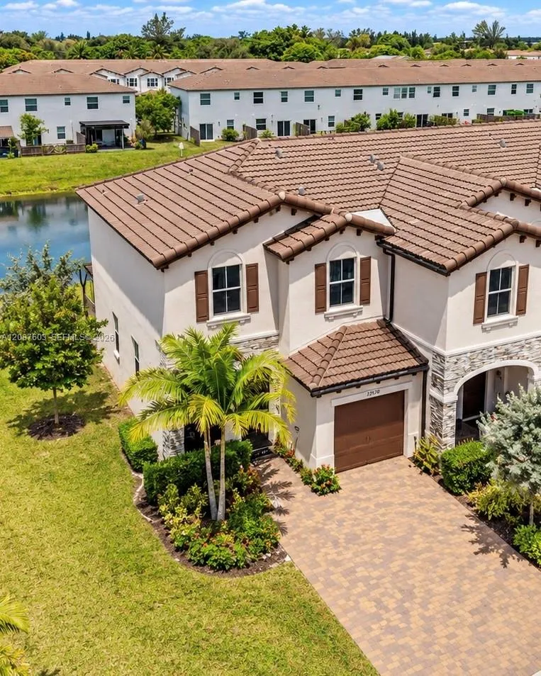 En Renta 12570 NW 22nd Place ., Miami, FL 33167, Miami, FL 33167