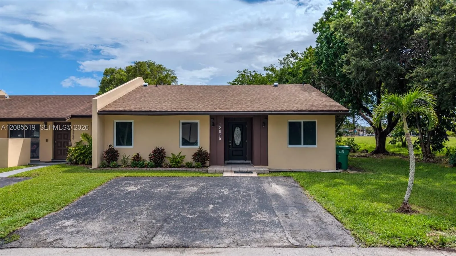 En Venta 12570 SW 117th Lane, Miami, FL 33186, Miami, FL 33186