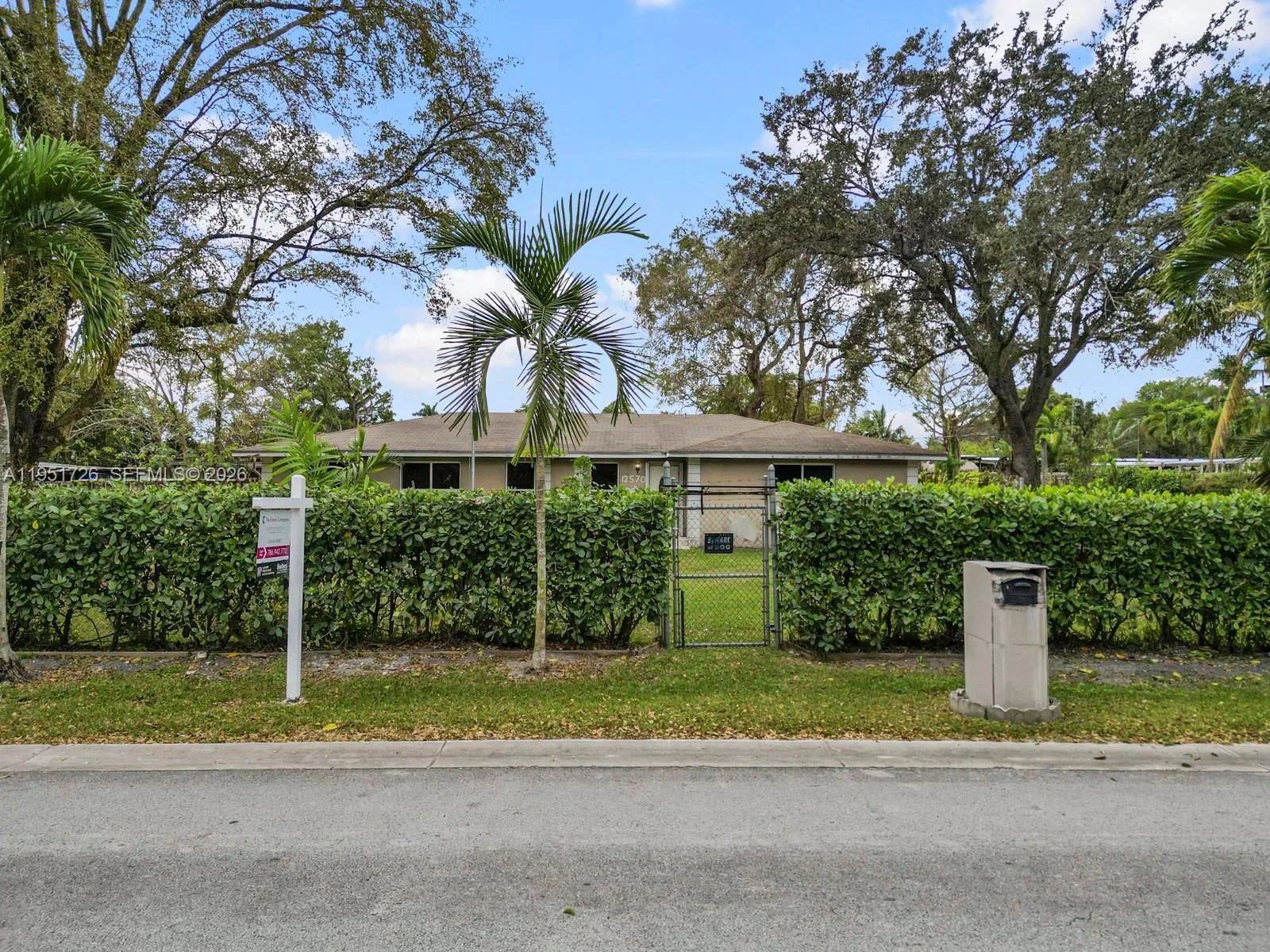 Vendido 12570 SW 45th Street, Miami, FL 33175, Miami, FL 33175