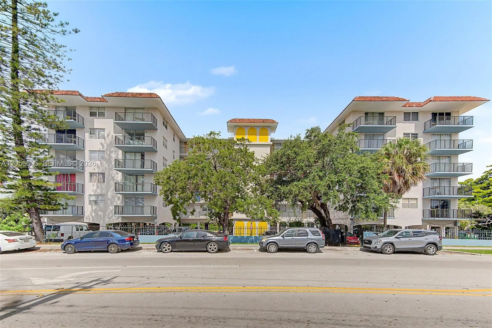 En Venta 12590 NE 16th Avenue 402, North Miami, FL 33161, North Miami, FL 33161