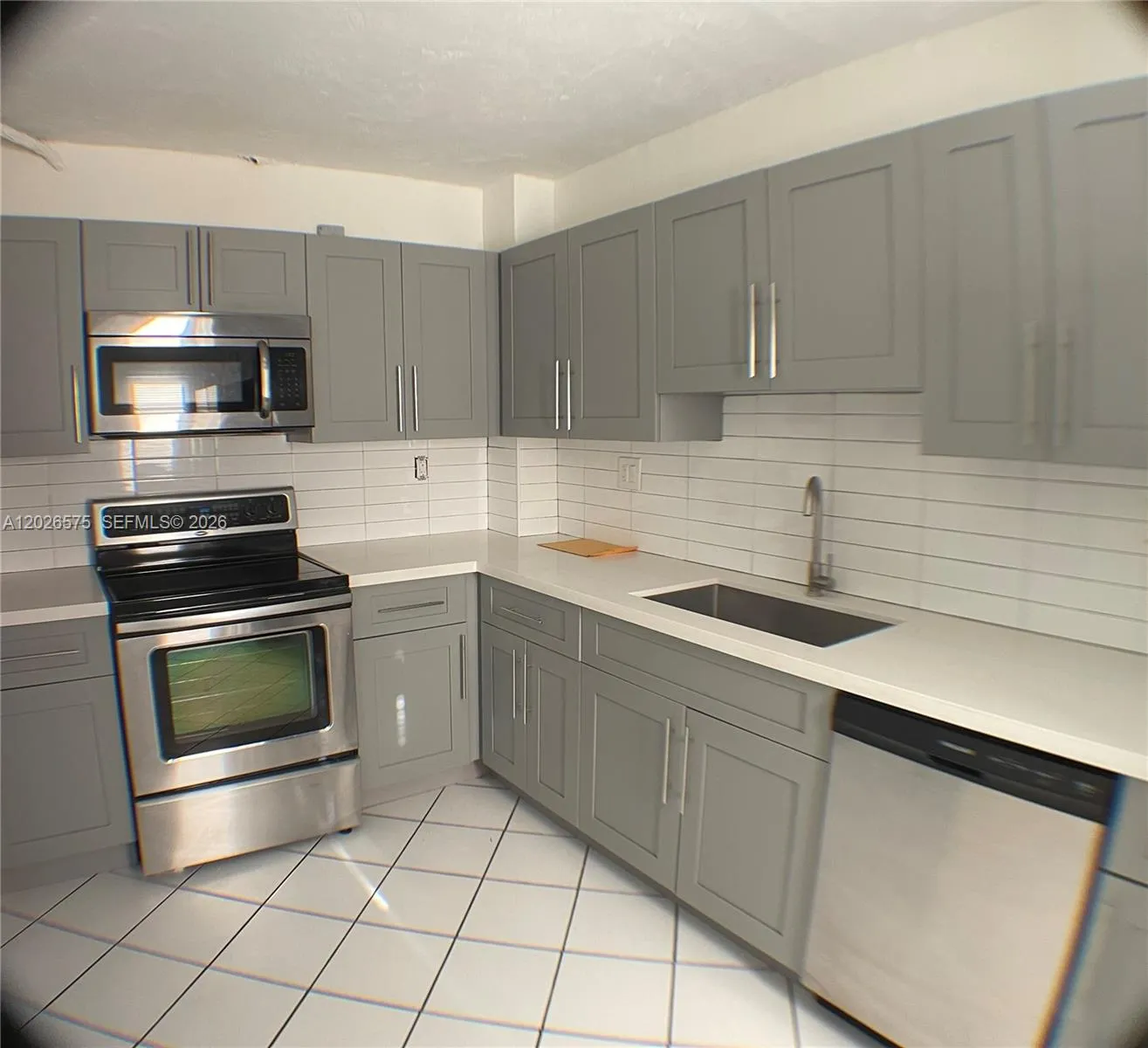 Foto de propiedad en 12590 NE 16th Avenue 610, North Miami, FL 33161 North Miami con MLS# 