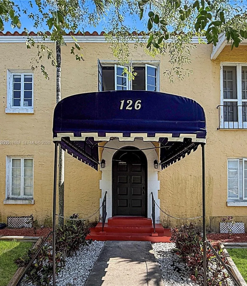 Foto de propiedad en 126 Mendoza Avenue 2A, Coral Gables, FL 33134 Coral Gables con MLS# 