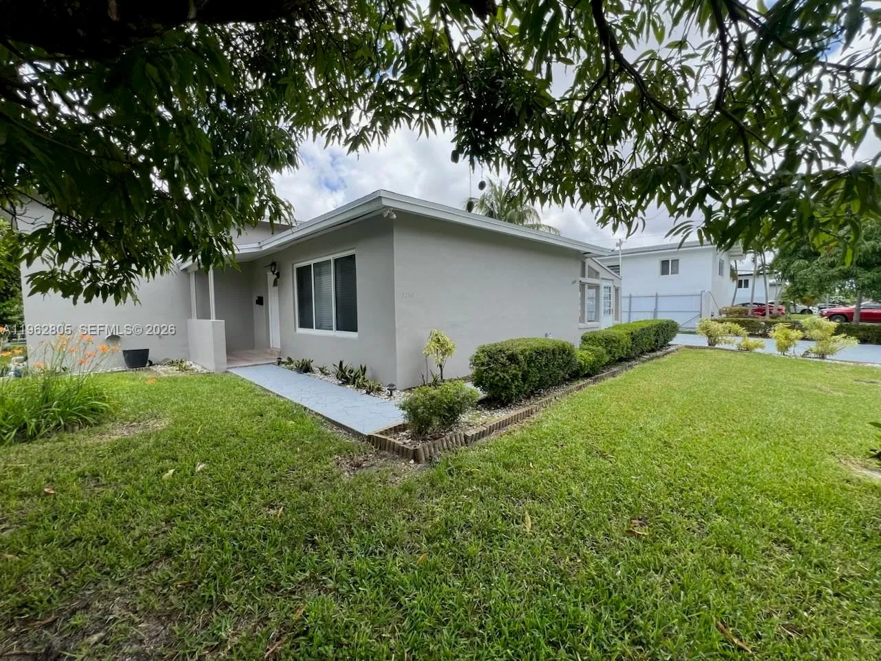 Alquilada 1260 NE 200th Terrace, Miami, FL 33179, Miami, FL 33179