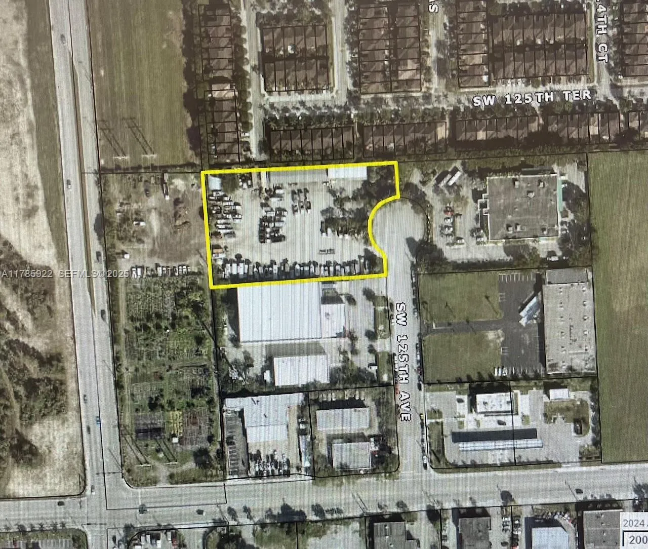 Foto de propiedad en 12600 SW 125th Avenue, Miami, FL 33186 Miami con MLS# 