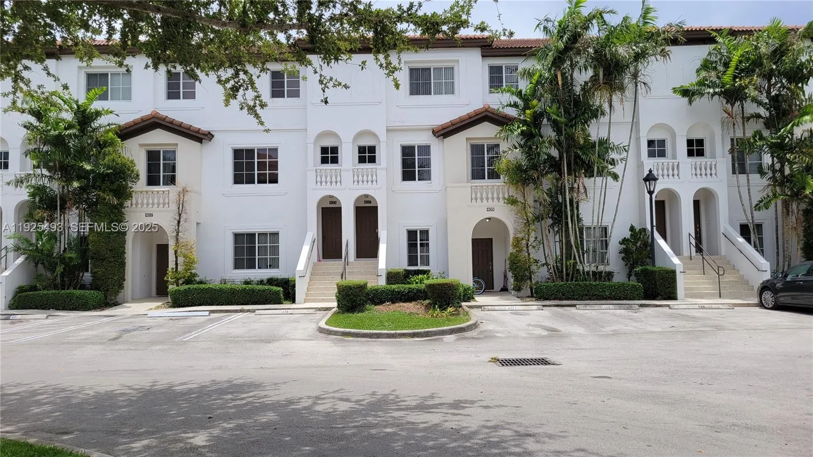 Foto de propiedad en 12600 SW 50th Court 437, Miramar, FL 33027 Miramar con MLS# 